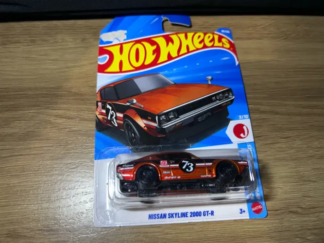 Lote com 7 Hot Wheels lacrados: Ferrari, Supra, Skyline e mais