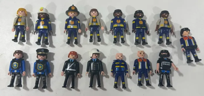 15 Bonecos Playmobil - Polícia e Bombeiros