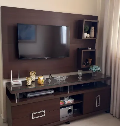 Painel e aparador em mdf bem conservado