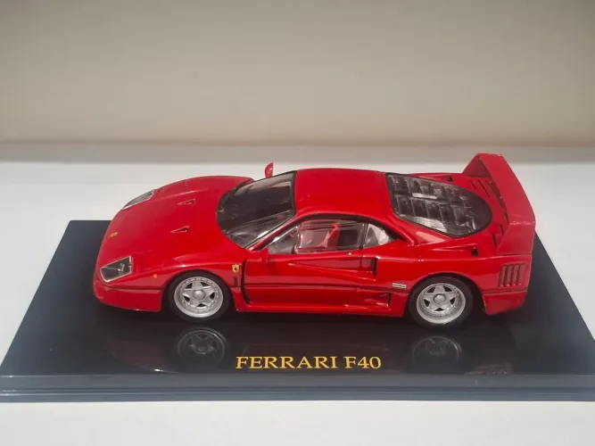 Miniatura Ferrari F40 (1987) 1:43 Ferrari Collection 