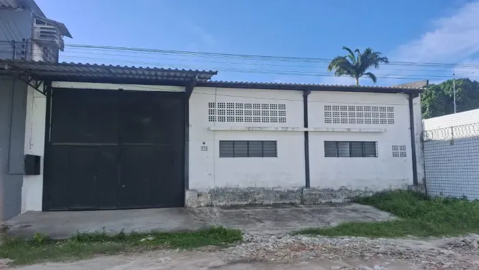 ALUGA-SE GALPÃO EM CAMARAGIBE, ÓTIMA LOCALIZAÇÃO!