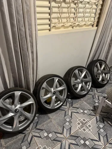 VENDO RODAS ARO 18 new santorini