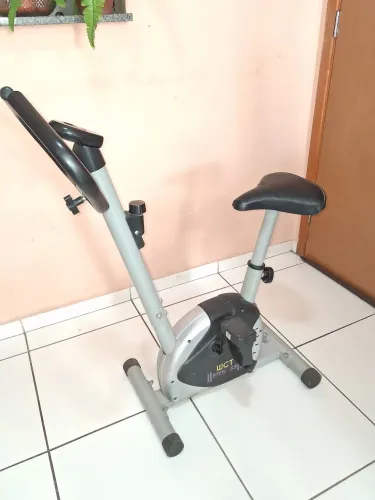 Bicicleta Ergométrica WCT