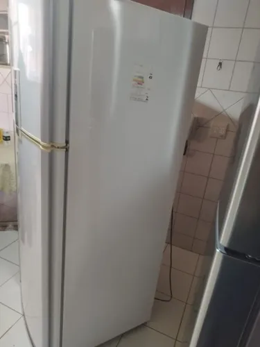 Geladeira Brastemp bonita e em bom estado