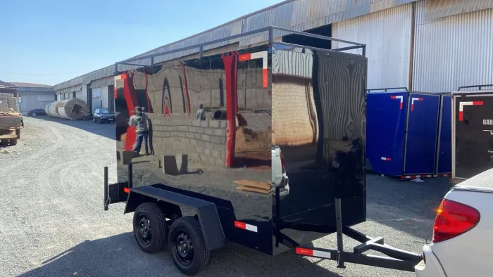 CARRETINHA DE REBOQUE BAU TRUCK COM FREIO E GARANTIA (PROMOCIONAL)