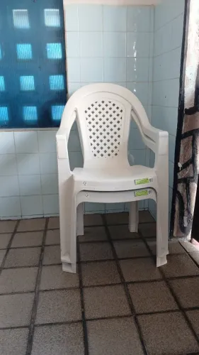 Cadeira de plástico