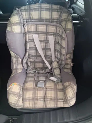 Vende cadeirinha de bebê 