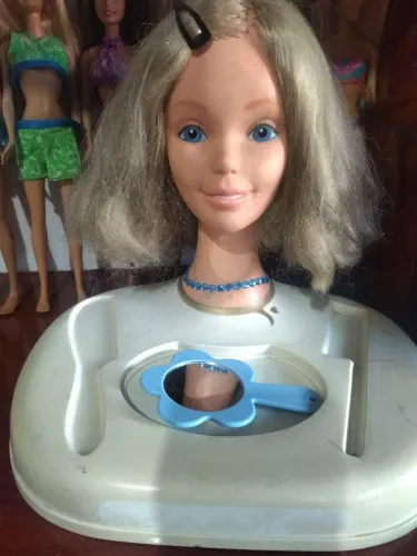 Boneca Barbie antiga busto