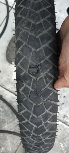 Pneu aro 17 de moto