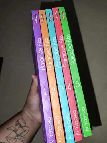 Paradise Kiss mangá completo em 5 volumes. acompanha o box.