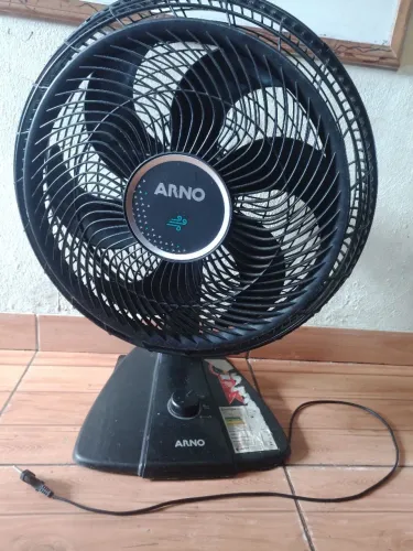 Ventilador Arno de Mesa - Ventando Forte (Não faz o movimento de girar)