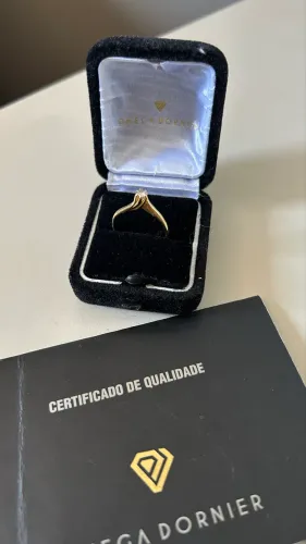 Anel Solitário Ouro 18K com Diamante + Certificado (Omega Dornier)