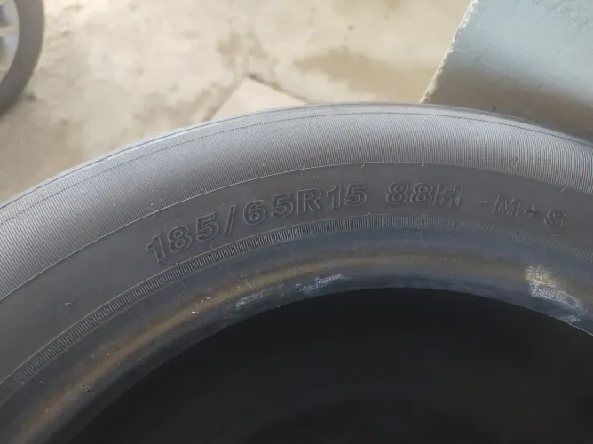 Pneus 185/65/15 5 por $250