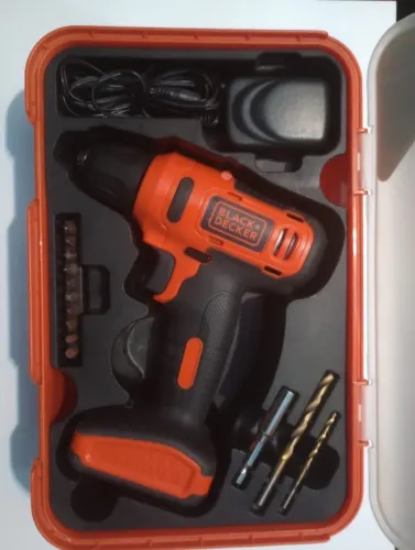 Parafusadeira e Furadeira Black+Decker 12V Bivolt (LD12SP) - Completa na Maleta