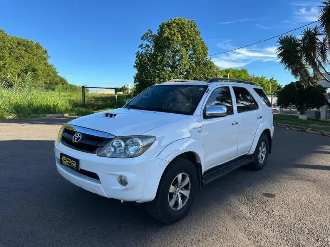 Toyota Hilux SW4 SRV D4-d 4X4 3.0 TDI Dies. AUT 2008