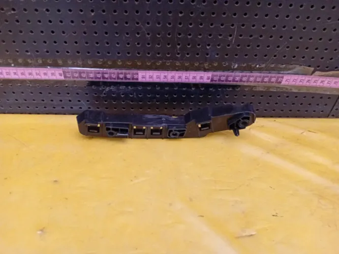 Guia Parachoque Dianteiro Esquerdo Fastback 2024 Leia