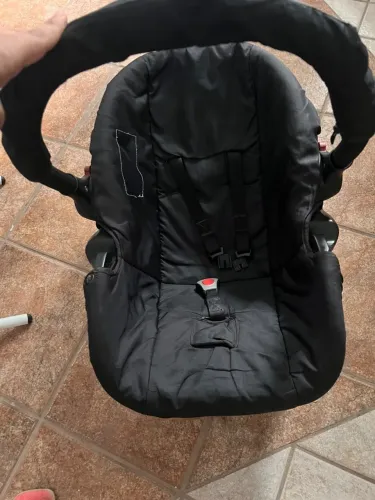 Vende-se bebê conforto