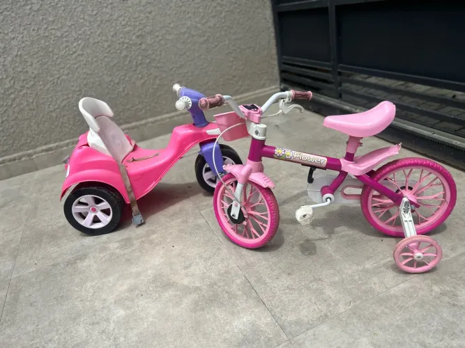 Bicicleta e motinha 