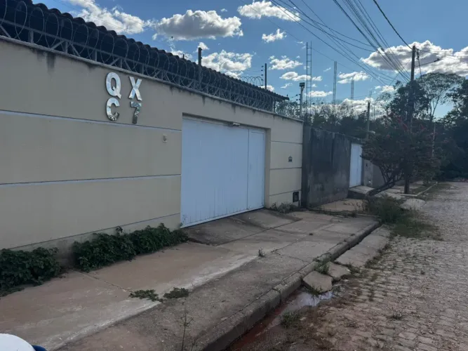 Alugo Casa no Parque Sul 