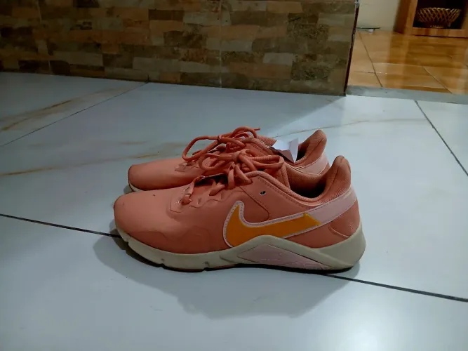 Tênis Nike Legend Essential Feminino 2 N°36