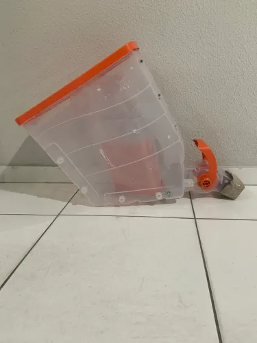 Suporte para Ração Resistente - Ótimo Estado
