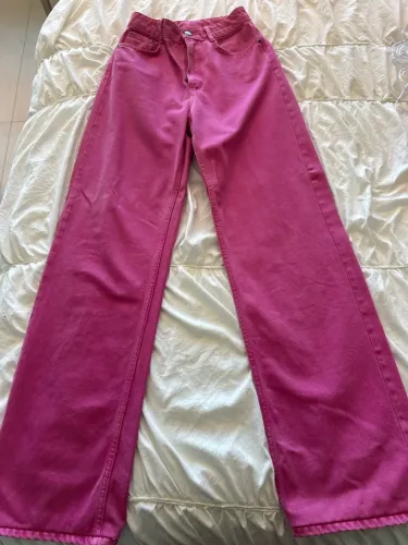 Calça jeans rosa