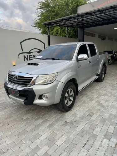 Toyota Hilux CD SRV D4-d 4X4 3.0 TDI Diesel AUT 2013