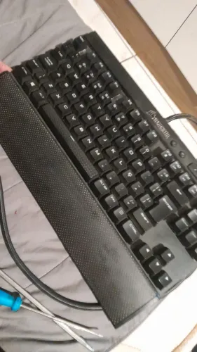 Teclado mecânico corsair k65 lux rgb