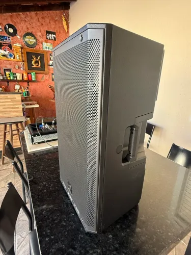 CAIXA ATIVA RCF 2100 WATTS
