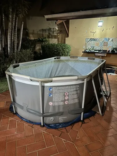 Piscina Bestway Power Steel oval 3.668 litros com bomba filtrante e escada