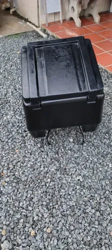 CAIXA PARA MOTO , 90 LITROS
