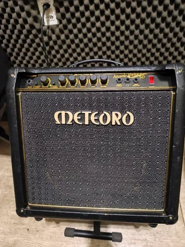 AMPLIFICADOR DE GUITARRA - PARCELO12X OU TROCO 