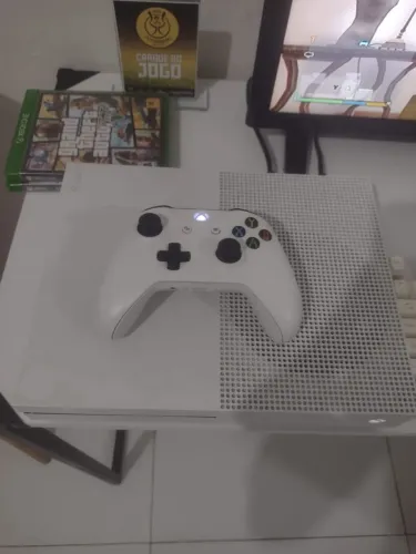 XBOX ONE S (1TB)