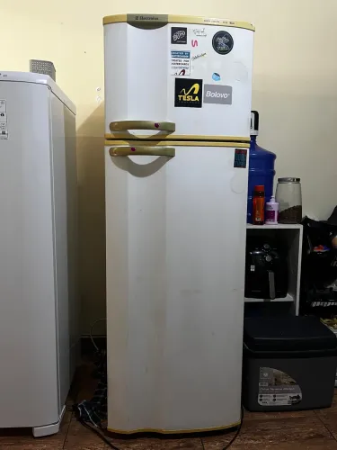 Geladeira Electrolux modelo DC33 