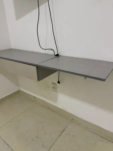 Penteadeira suspensa cinza