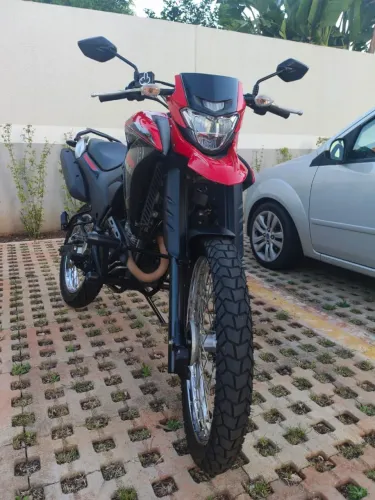 Lander 250 2023 baixo km segundo dono