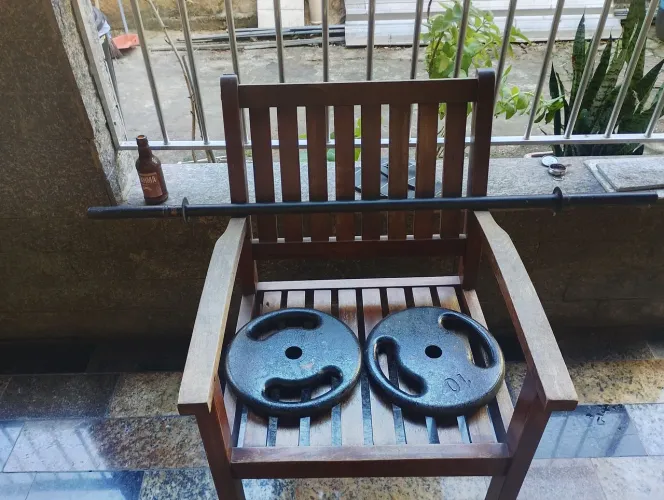 Vendo anilha e barra para musculação