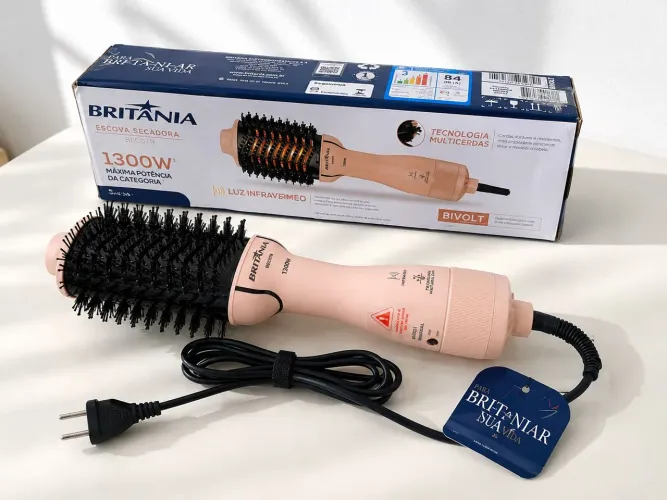 Escova Secadora Britânia com Luz Infravermelha
