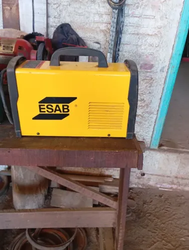 Aparelho de solda ESAB 200i plus