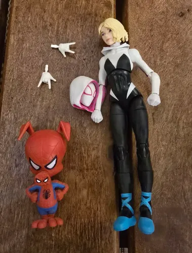 MARVEL LEGENDS - Spider-Man Homem-Aranha - Gênesis Stacy