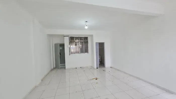 Região da 25 de março para aluguel possui 32 metros quadrados