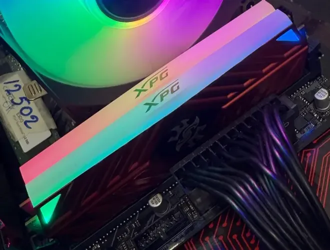 Kit Memórias DDR4 32gb(2x16)3200MHZ Xpg RGB- Loja física