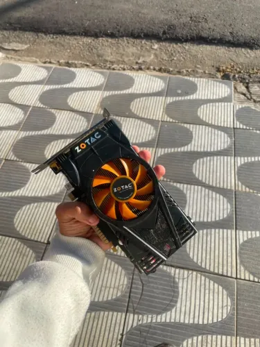 Nvidia GTX550Ti (ler descrição)