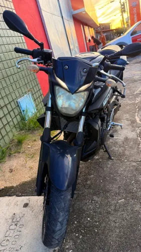 Vende-se moto 