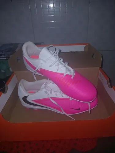 Vendo chuteira de campo da nike original