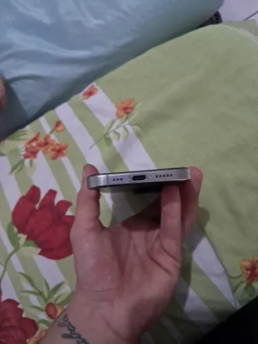 Lindo iPhone 15 pro zerado !