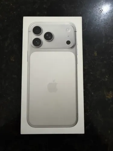 17 PRO MAX 256 GB