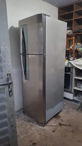 Geladeira Electrolux frost free 