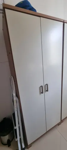 Armario duas portas 5 prateleiras