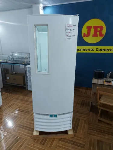 Freezer vertical Metalfrio Novo 